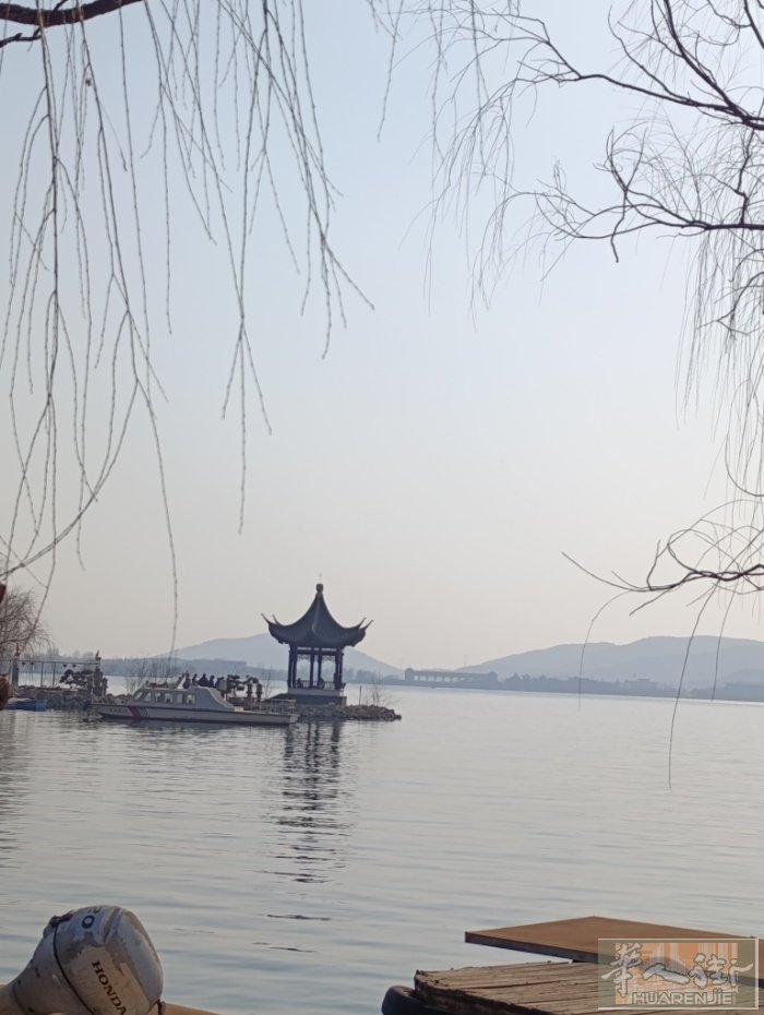 老板，给我一份工作我常年在德国工作，习惯了德国气候和风景，想继续在德国打工，希望