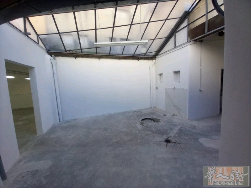 prato g工厂带住家出租工厂住家连一起房东直接租 无介绍费 在via bol