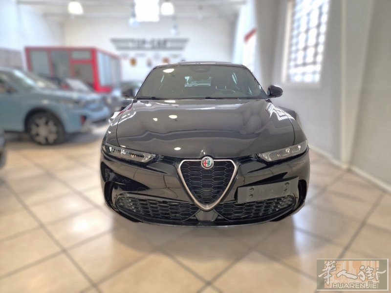 23年的Alfa romeo，柴油自动挡，5万6公里，可全款、贷款、leasin
