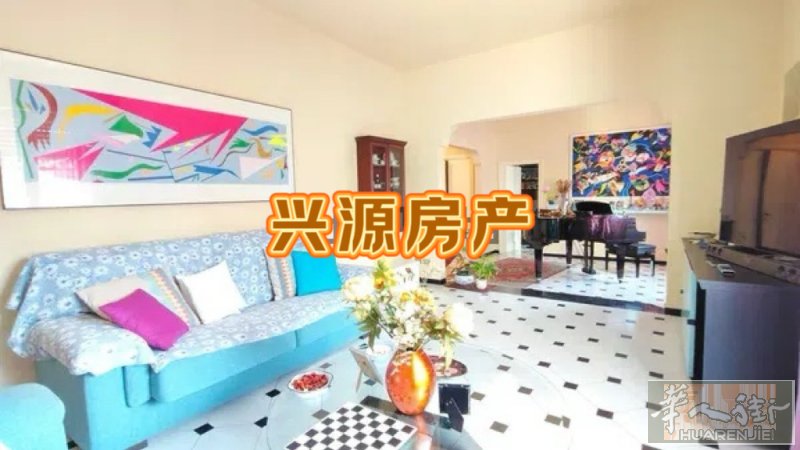 Prato在San Giusto 大型独栋别墅出售：总三层 套内约299平方米