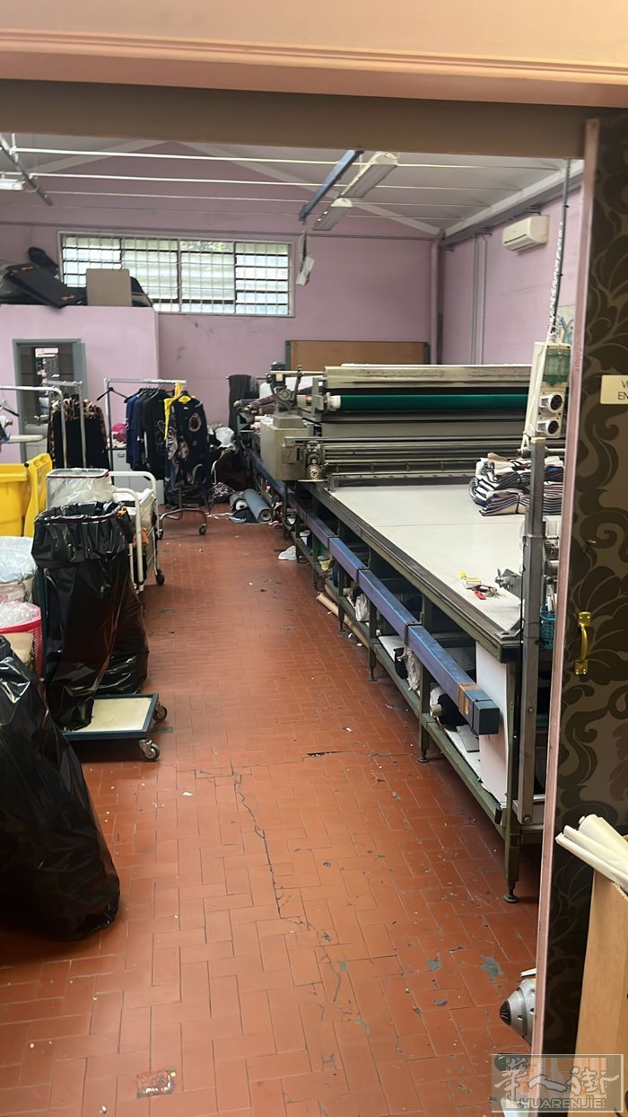 Via bacia cavallo prato 28，老外制衣工厂带客户转让，价