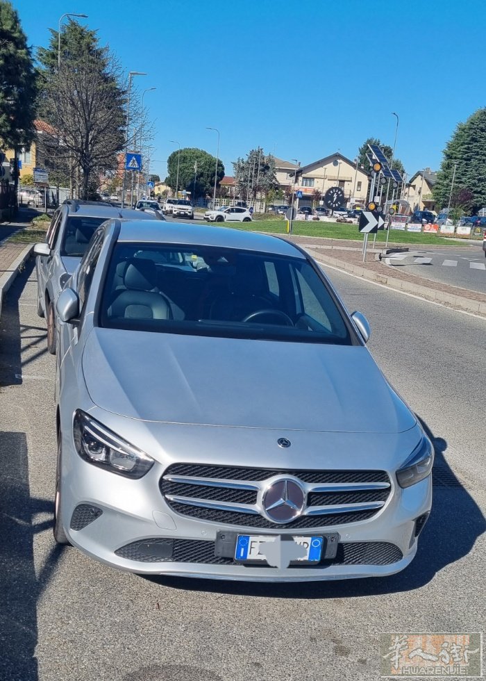 汽车出售 2020年的 mercedes benz b180 extra