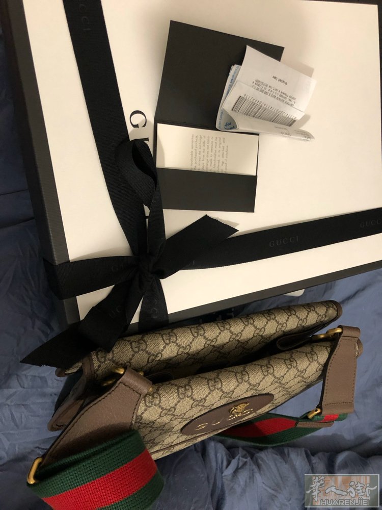出售一个gucci虎头包 自己本人买来没背几次 几乎全新（小票🧾都有）有兴趣1