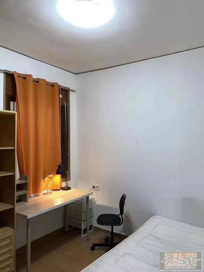 房东直租马德里市中心单间 马德里市中心calle san lorenzo.近地铁