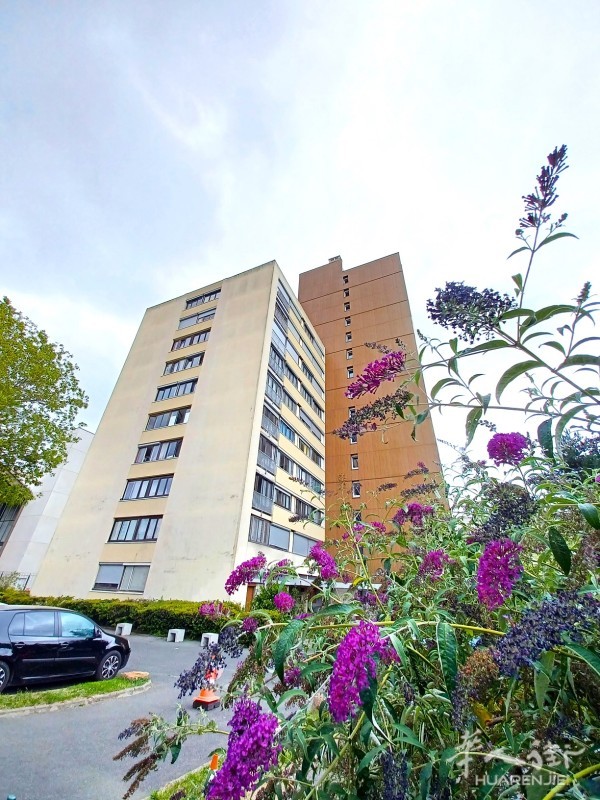 94区 Ivry 公寓   3房 1厅   78.75平    26万6   车位 - 两个地窖