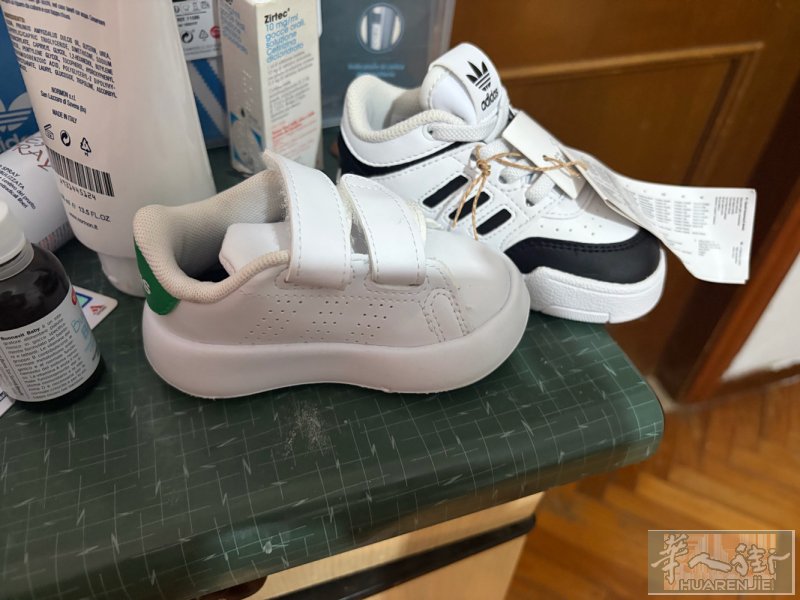1:宝宝粉餐盘 配刀叉子 粉色蓝色全套全新未开封 2:宝宝保温碗 全新未开封 3