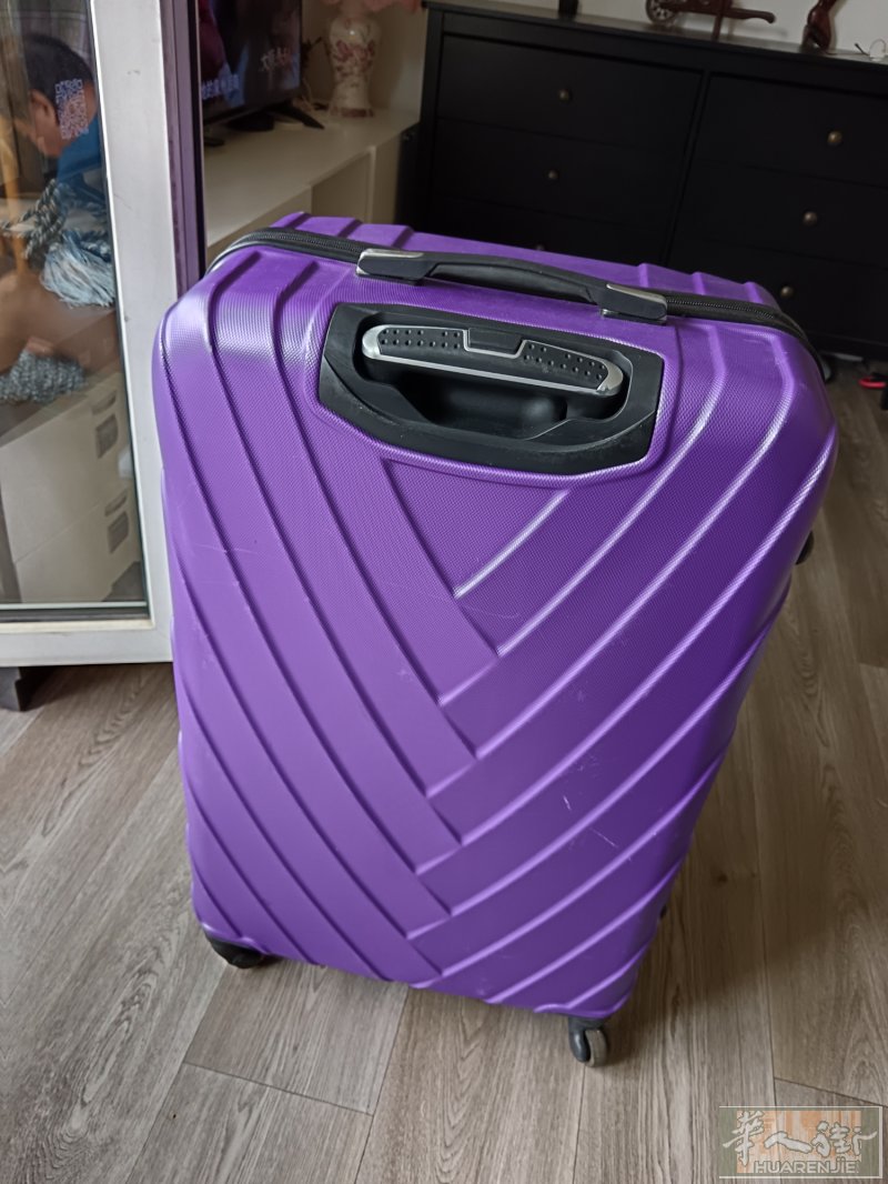 三个旅行箱50欧。