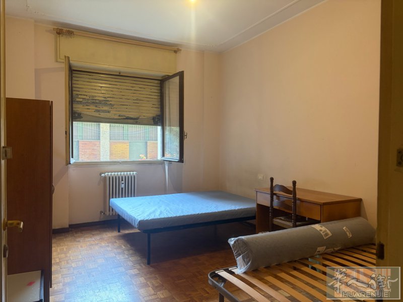 房间出租，macmahon附近，via varesina，57路公交车到门口。1