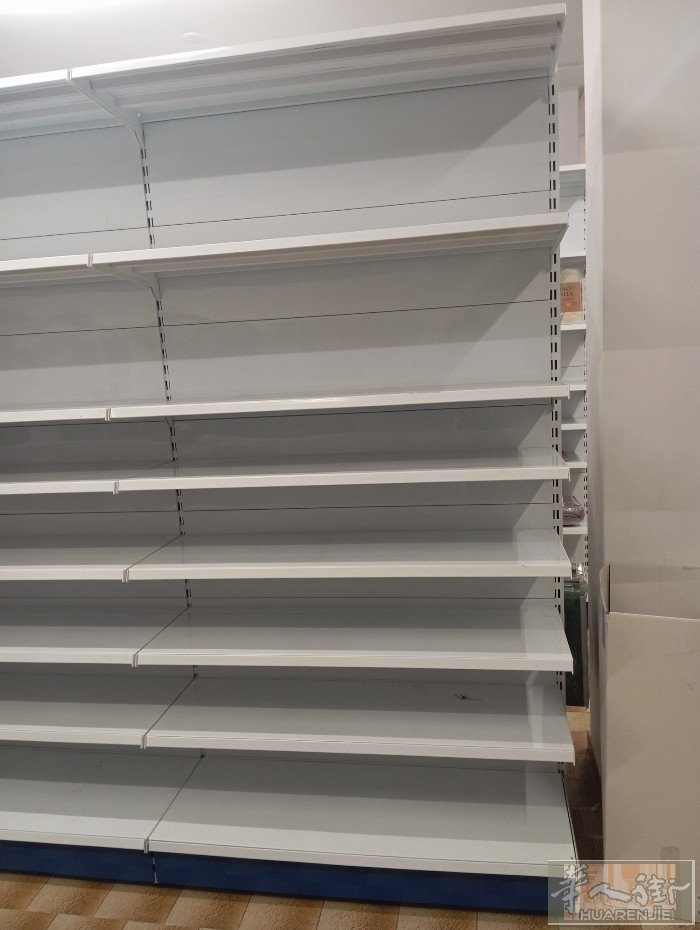 出售7组共26个双面架，5组4节，两组3节，挂钩1400条左右，横条几十根，货架