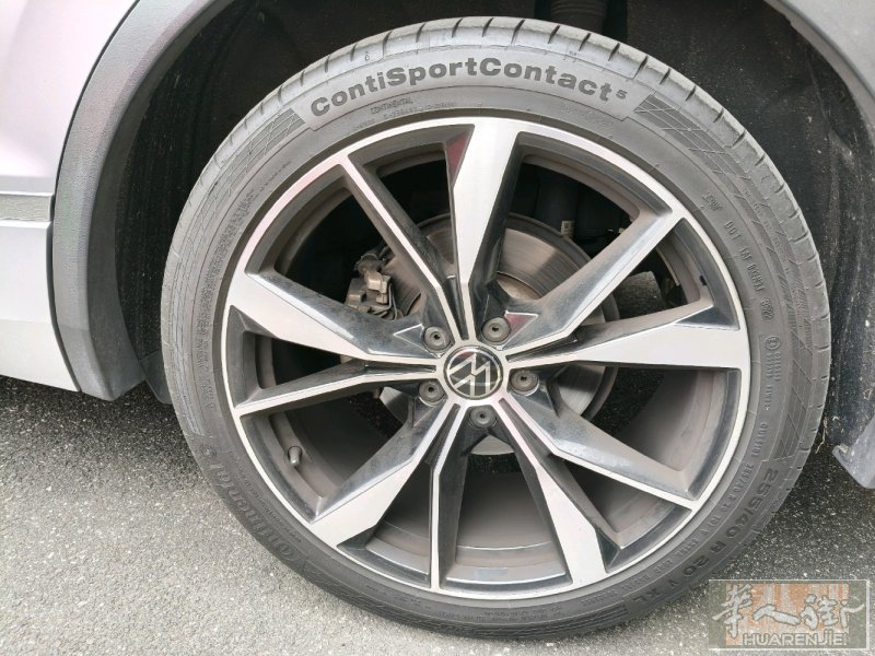 二手轮胎出售两个，马牌，255/40R20 价格160，因为是后轮，基本上没什么