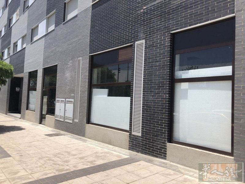 Alquilo local comercial  nuevo en zona Nueva Espartales Norte