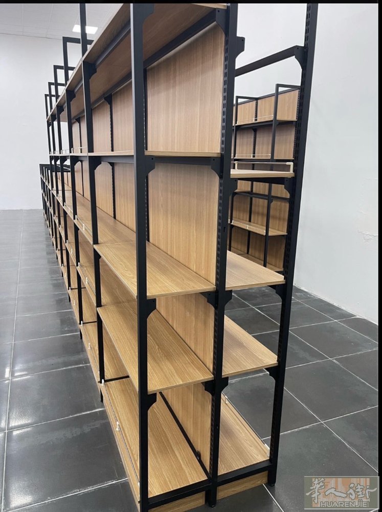 精品货架九成新 有兴趣联系3395919451