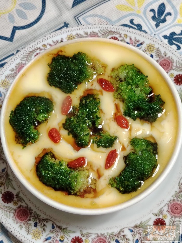 我是一名月嫂来自青田 有多年的丰富经验 性格开朗 有爱心 细心 责任心 护理宝宝