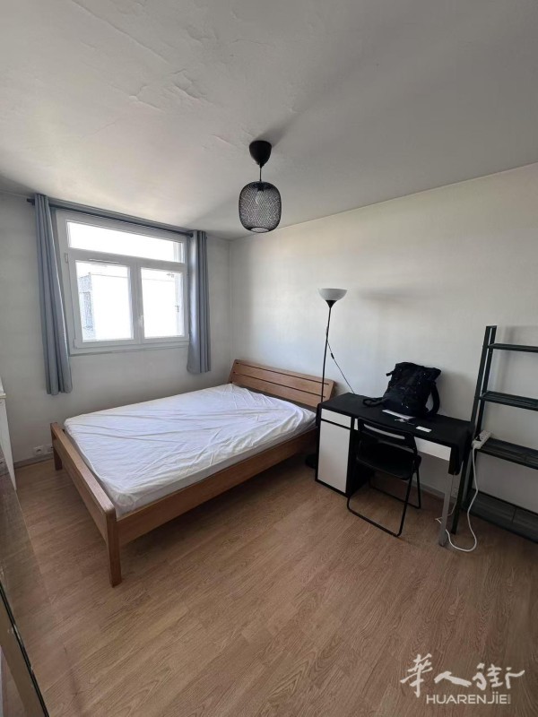 94省,Ivry-sur-Seine(94200) (ID：184347) 10平的 独立房间（合租) 房间数1  有家具