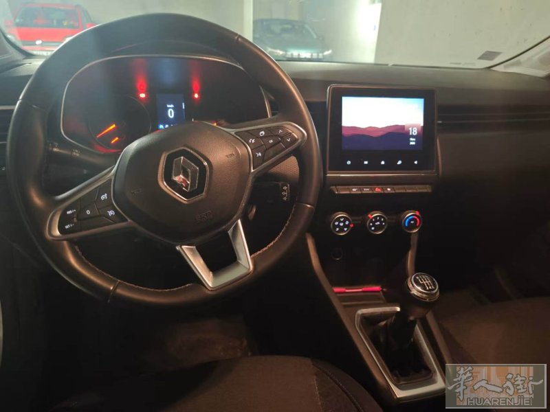 汽车转让．法国雷诺汽车Clio5．浅灰色．手动档．柴油车．94000 公里．价格