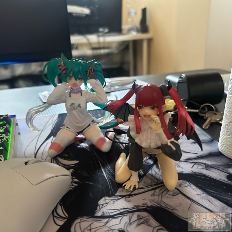 【出】二手手办+鼠标耳机 手办：初音/喜多川，10欧/个，18欧两个 GXtru