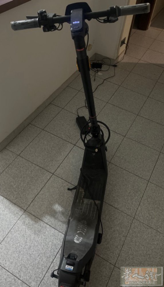 使用半个月 用不上了出售 几乎全新 膜都没拆开 买的有保修保险 发票保修保险都在