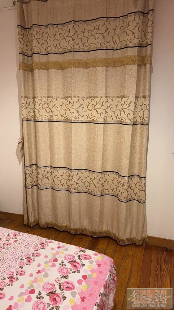 7号线porte d’lvry有一个下铺出租，一个小房间只住两个人，有窗户，冬暖