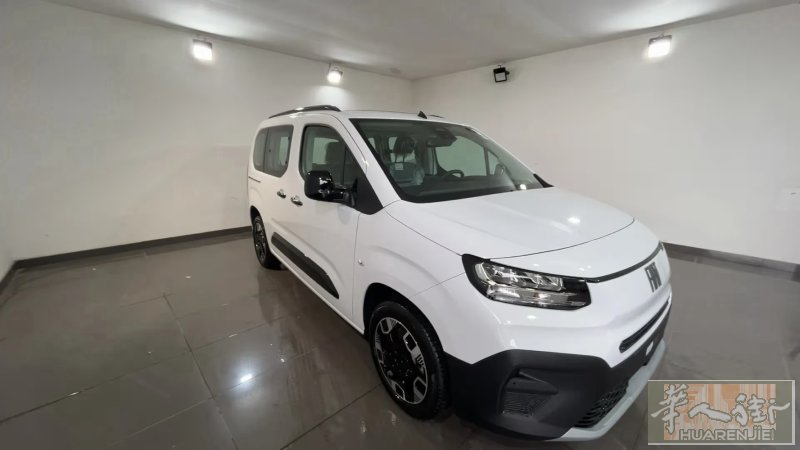 Fiat 新车0公里 QuboL-Doblo M 5 Posti 1.5 柴油B