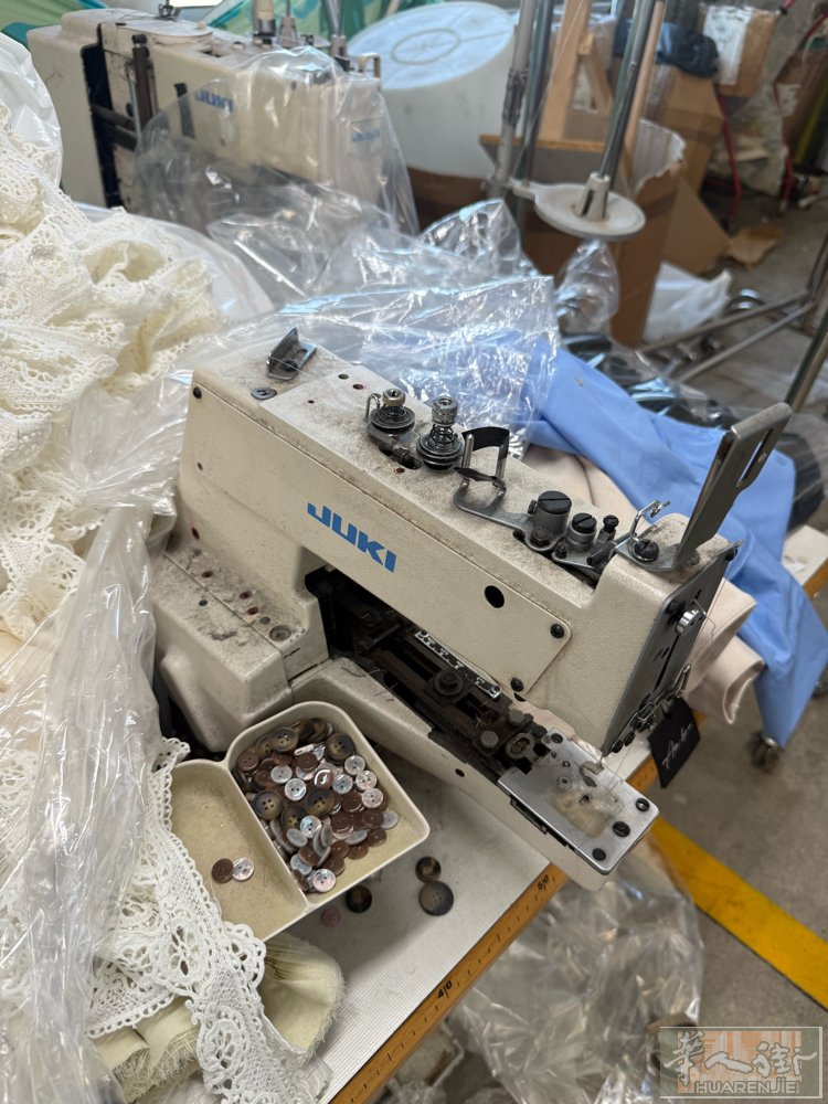 prato警察局后面工厂有空余的一套打纽打洞机器转让，有意请联系