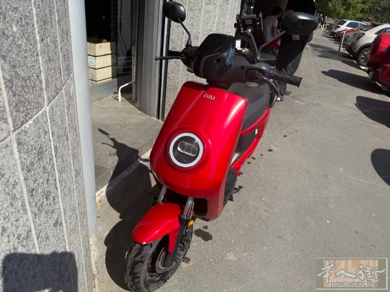 出一辆二手的电瓶车NIU M+ 价格800米兰自提