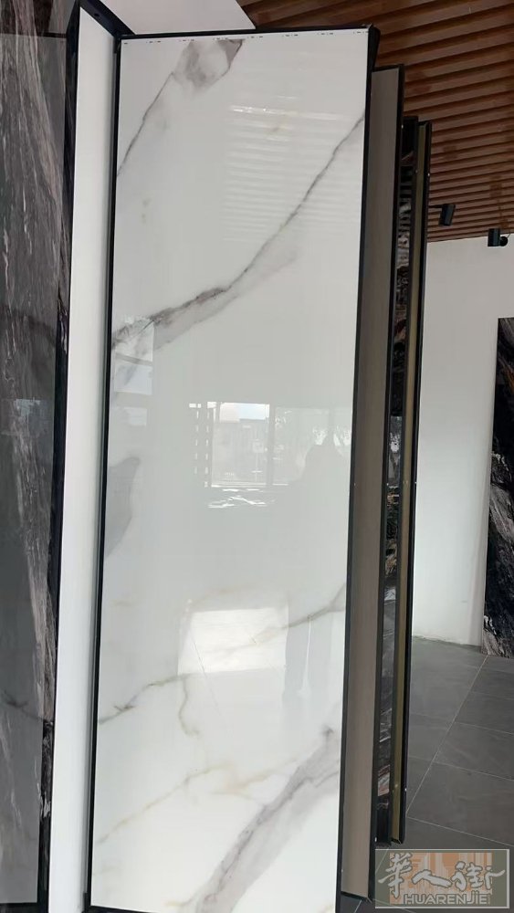找装修木工多名，刚出来的优先。我们做的都是先进装修材料