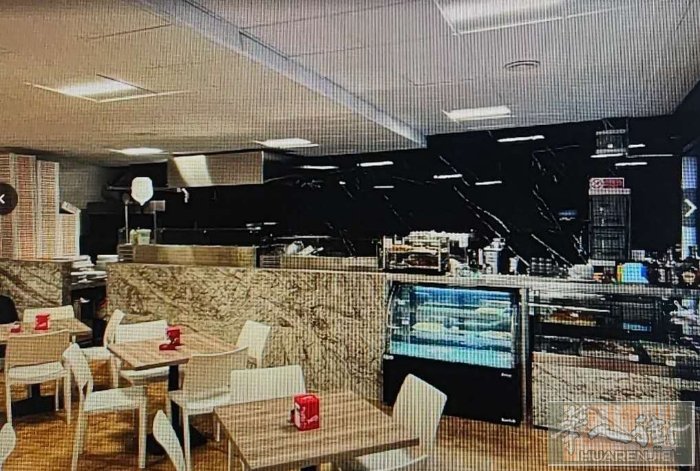 PIZZA店转让，近STAZIONE PRINCIPE，可改餐馆，酒吧等，位置好