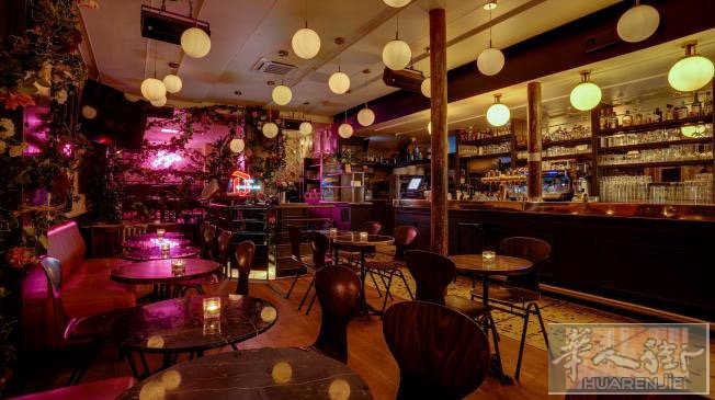 巴黎15区商业住宅区Bar Brasserie让  近地铁，门面4米，24个Te