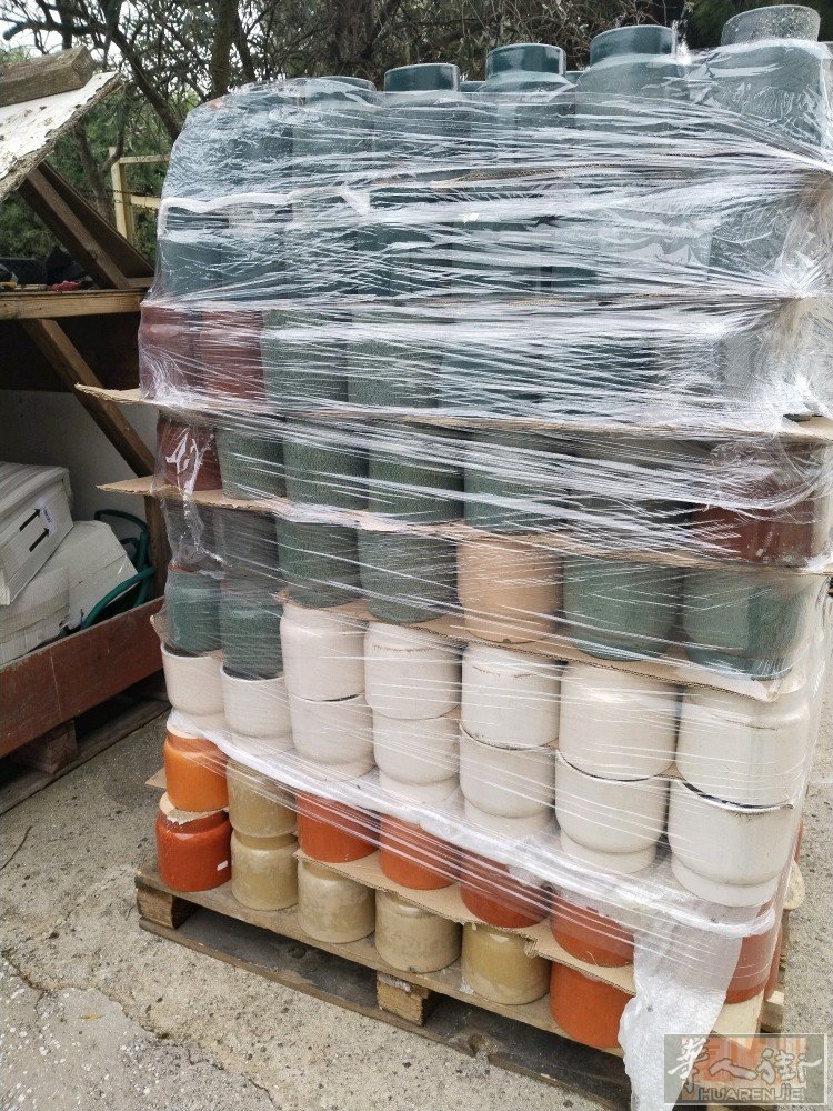 瓷砖花盘 palé 出.价格优惠380€不包托运自取.近马德里仓库区