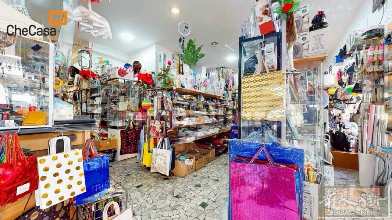 米兰rondo 八个橱窗店面转让
