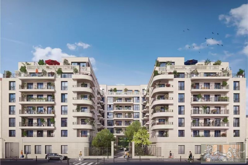 地铁14号和13号旁，巴黎92省Clichy 地铁房