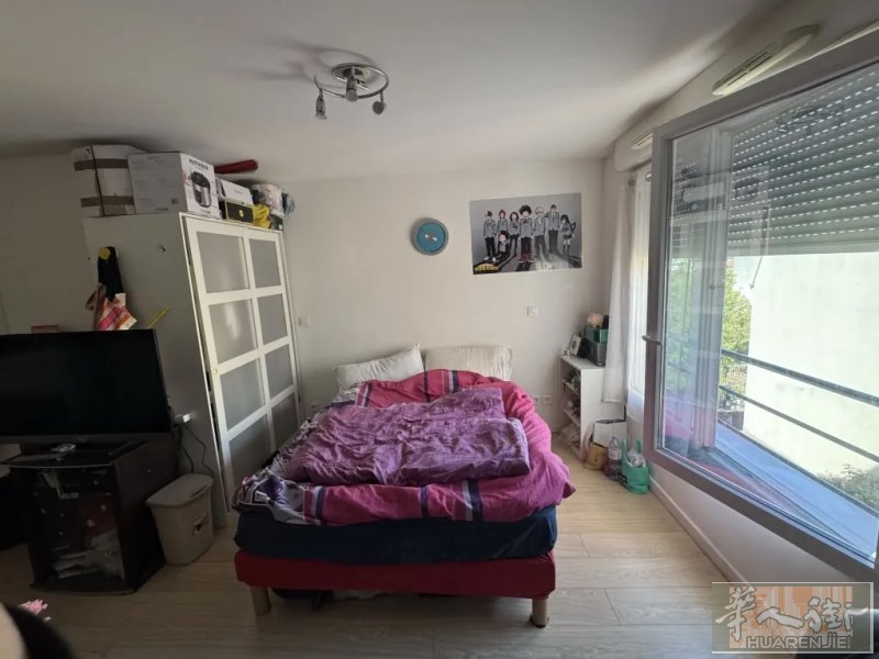 94省Villejuif地铁7号线Leo Lagrange安全安静Studio27平720+100€ charges欧/月，非中介