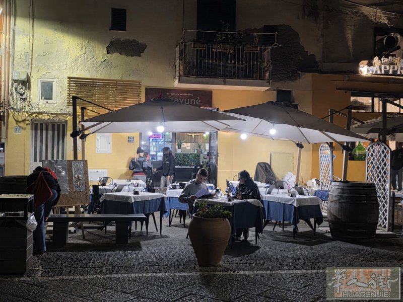 Napoli 出售餐馆  私人电话☎️：3383173581  转让餐厅经营权，