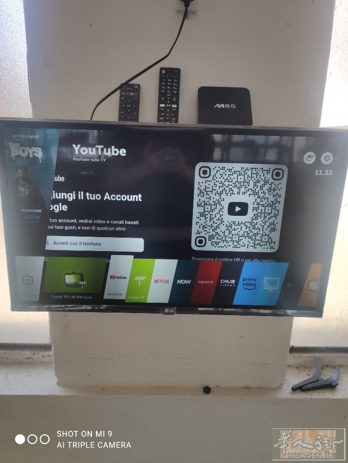出32寸LG电视机，有WiFi，送墙壁支架，机顶盒