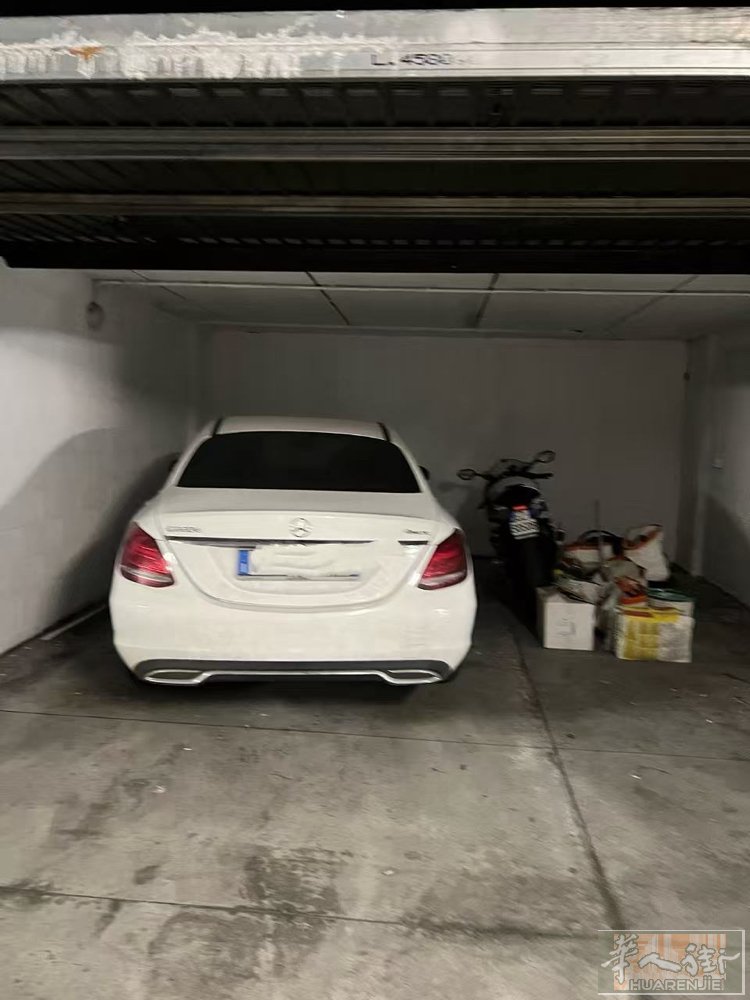 🦢 出租米兰Lodi 地铁口4室4卫一厅大车库 地址：Via adamello