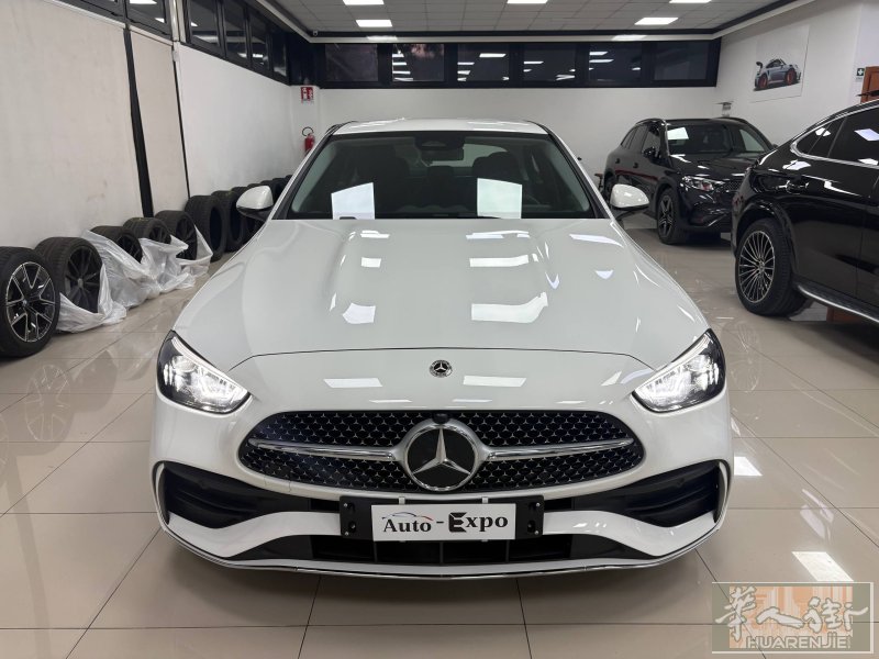 现车！ 奔驰轿车🚗C 180 AMG 汽油轻混 170CV🔥03/2025.