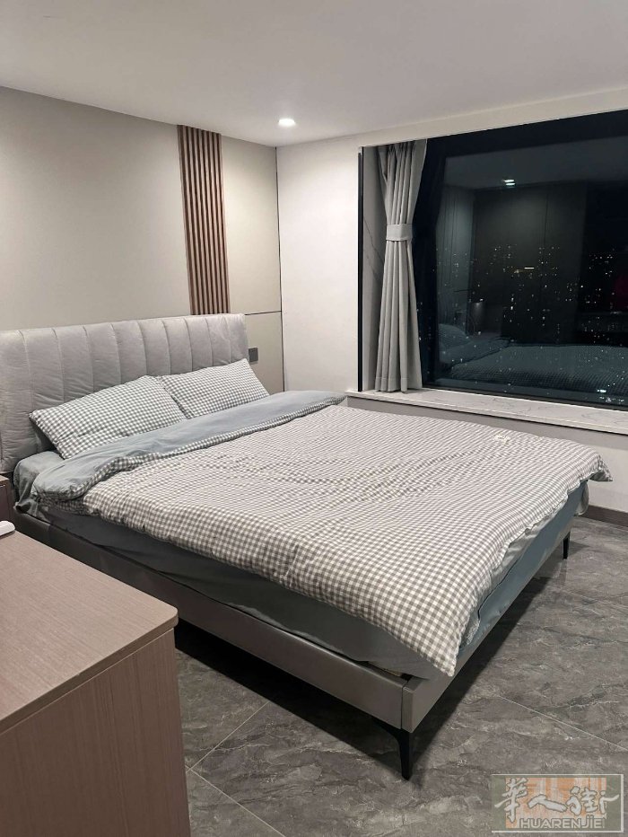 小巴黎92省LEsouRTiLLES新装修2房一厅出租，租金500欧元，
