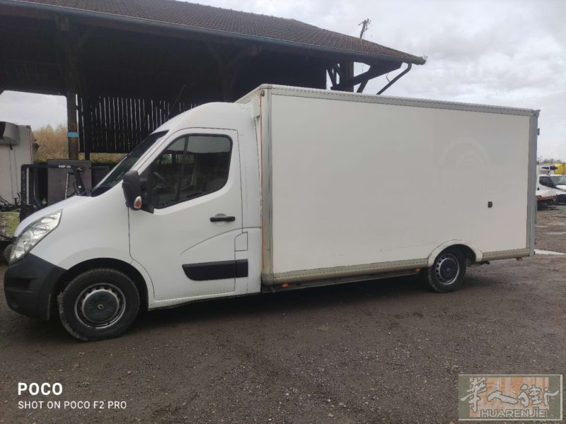 出售一辆2019年的二吨卡车,现售8900€,有意者请联系0659955702.