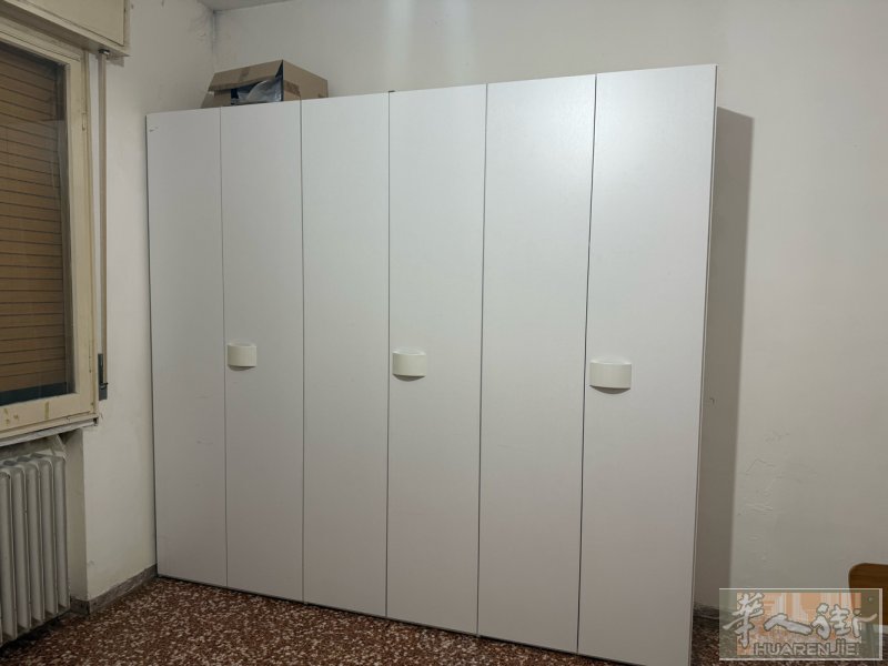 Reggio Emilia 可搭铺也可转租一套三室一厅在医院和火车站中间地段。