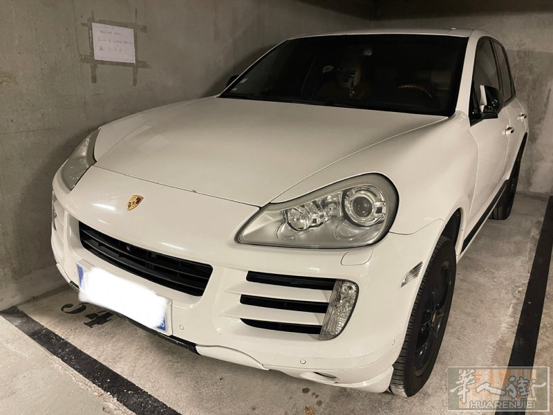 保自捷卡宴 白色．自动档柴油车．21万公里．2009年．车况完好．价格1.6万．