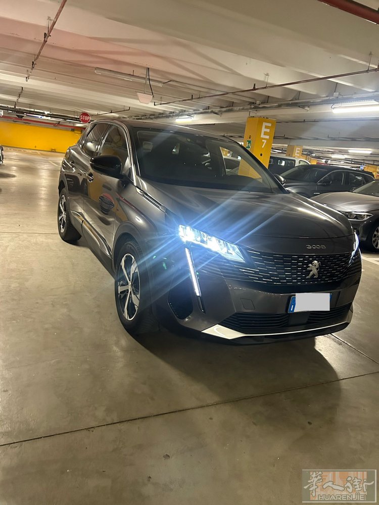出售Peugeot 3008 汽油自动挡 2022年 9万公里 非常漂亮型的SV