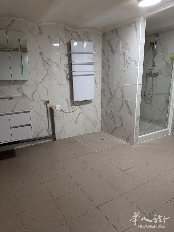 https://att.huarenjie.com/attachment/information/20260412/1776006240594726.jpg
