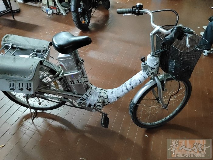 出二手自行车全自动，半自动都有电池36V，充满电20多公里，价格150欧