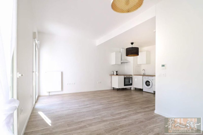93省 Bobigny 带花园露台精装单人公寓Studio 可改一室一厅高性价比
