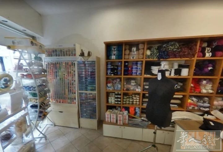 修改店出售，店租500，十年租约，配备10台工业缝纫机，面积70平方米，有意者电