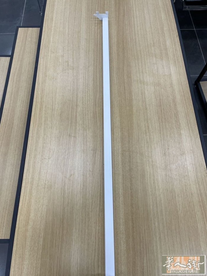 横梁 120cm  1,5 厚度 白菜价 2 €  有一千多根