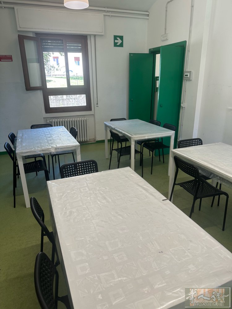 PRATO香满楼附近有房间搭铺 另有半托管小孩 教 英语、数学、语文、意大利等