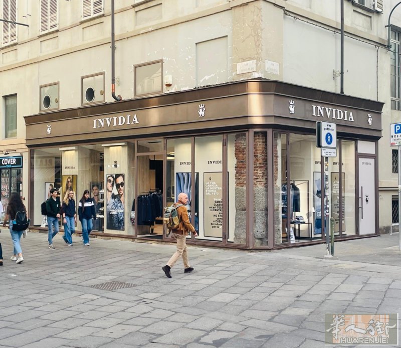 店铺出租 地址 via garibaldi  都灵 市中心  店铺65平方 带地