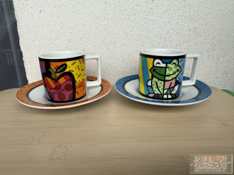 出 2个BRITTO咖啡杯