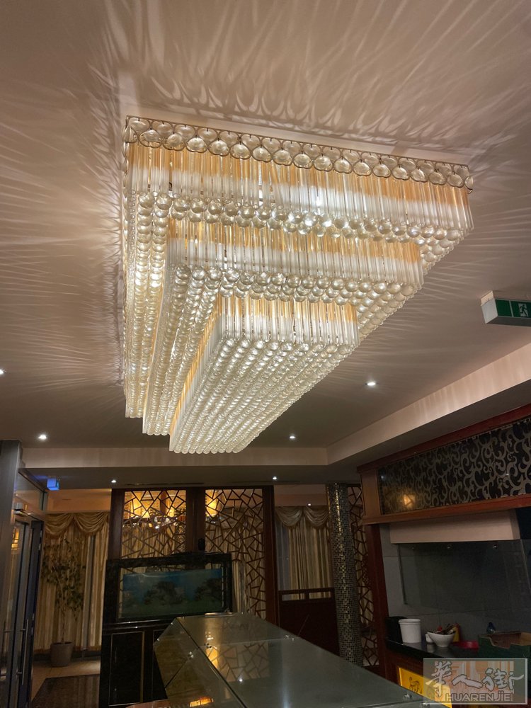 饭店所有设备出售 风房 硬冰房 炉头 洗碗机掉子 登子 水晶灯硬冰箱 雪花制冰机